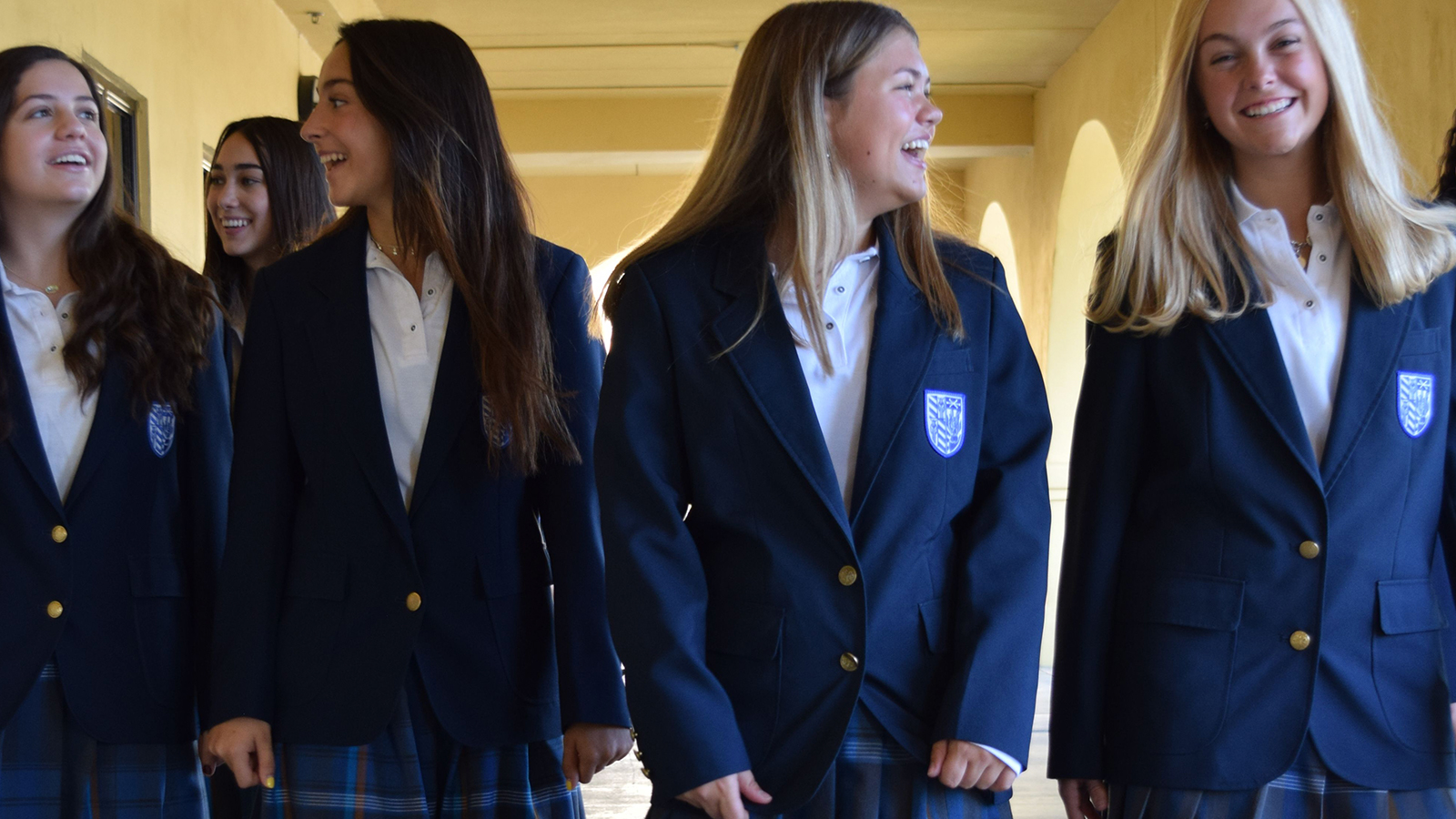 Featured-uniform Featured-uniform